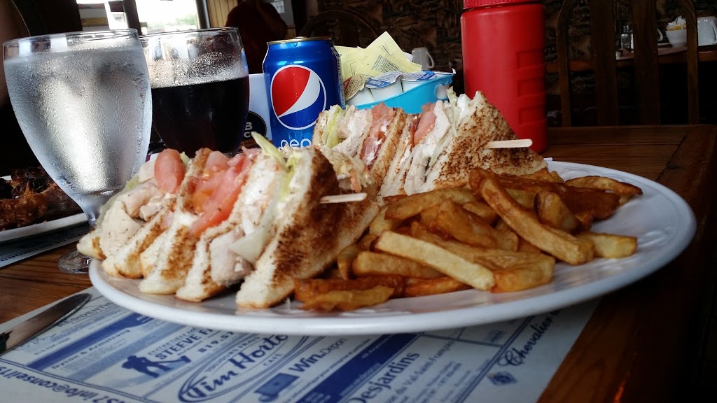 Restaurant La Vieille Gare de Richmond | 739 Rue Principale Nord, Richmond, QC J0B 2H0, Canada | Phone: (819) 826-6655