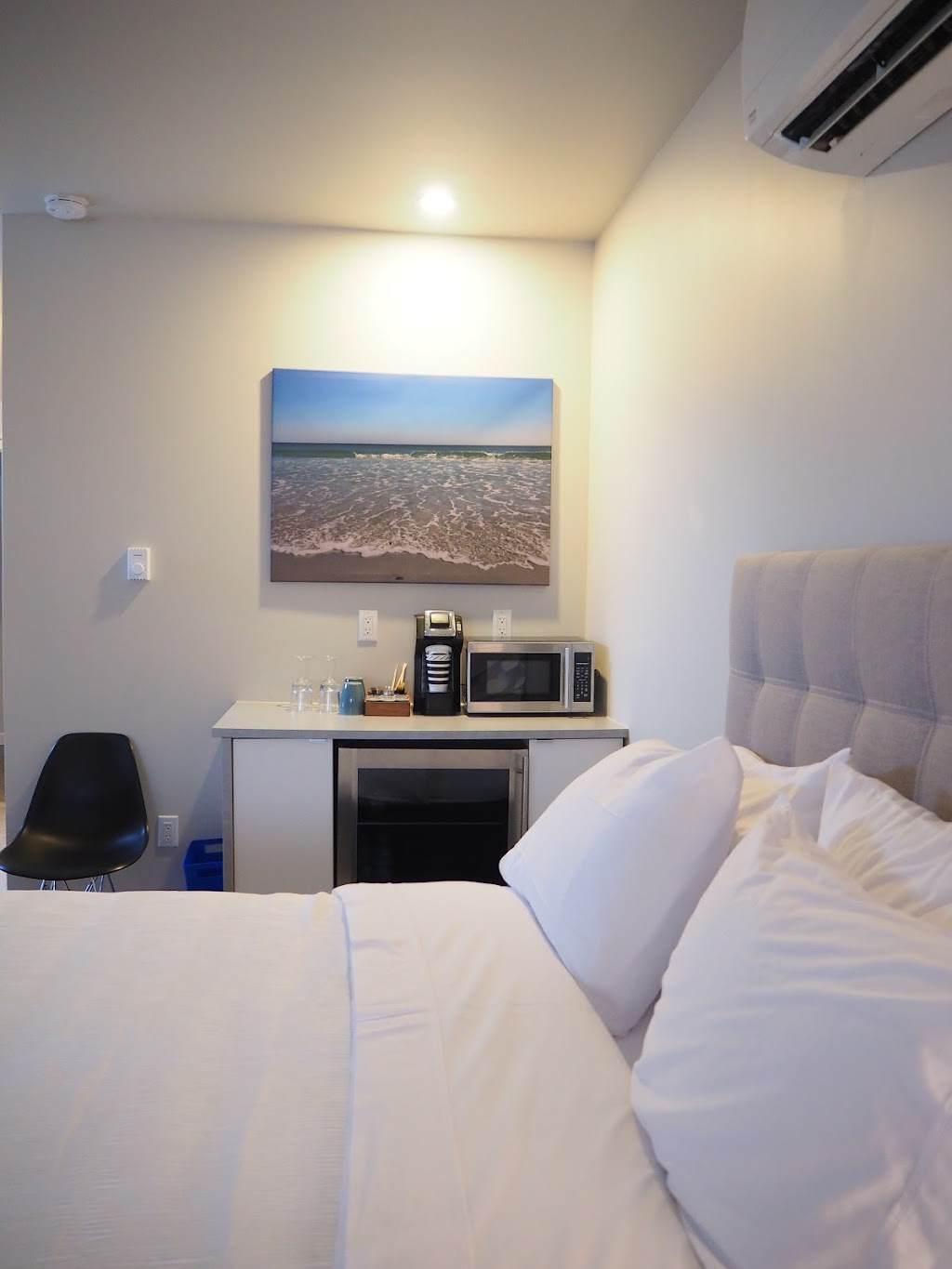Salty Shores Inn & Café | 3533 Nova Scotia Trunk 3, Barrington Passage, NS B0W 1G0, Canada | Phone: (902) 575-2175