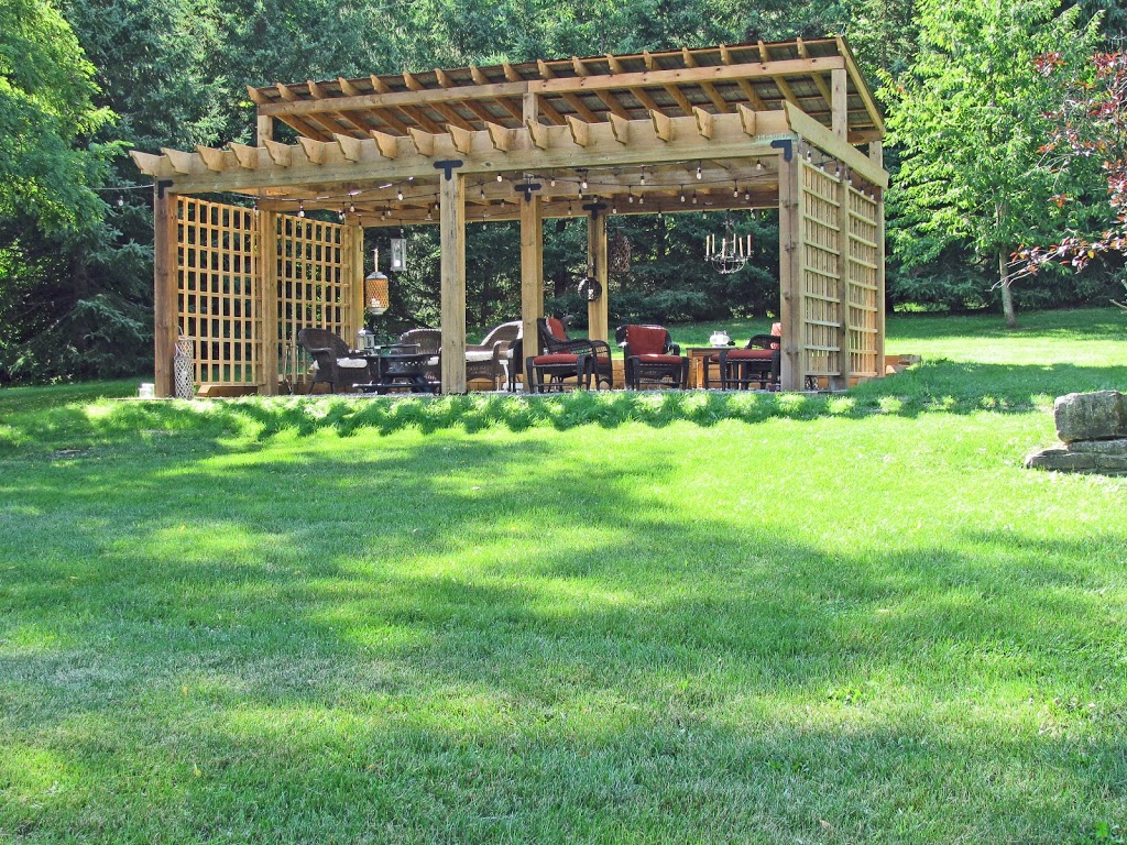 Burma Park on the bench | 3801 Cherry Ave, Vineland, ON L0R 2C0, Canada | Phone: (905) 562-7572