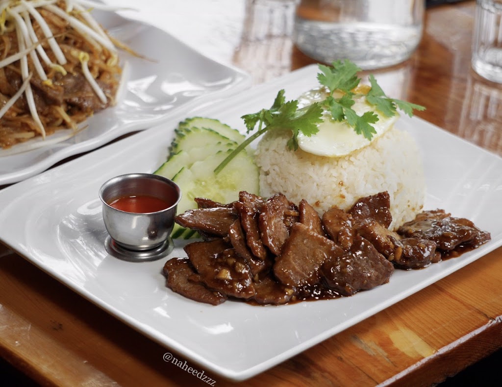 Sukhothai | 1442 Dundas St W, Toronto, ON M6J 1Y6, Canada | Phone: (416) 792-2432