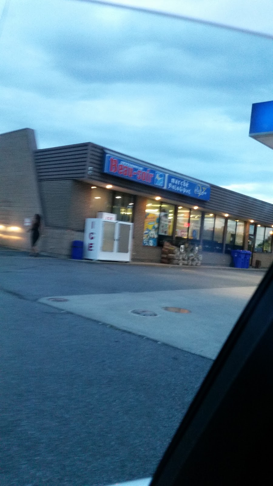 Ultramar | 895 Rue Claude-De Ramezay, Marieville, QC J3M 1C6, Canada | Phone: (450) 460-4702