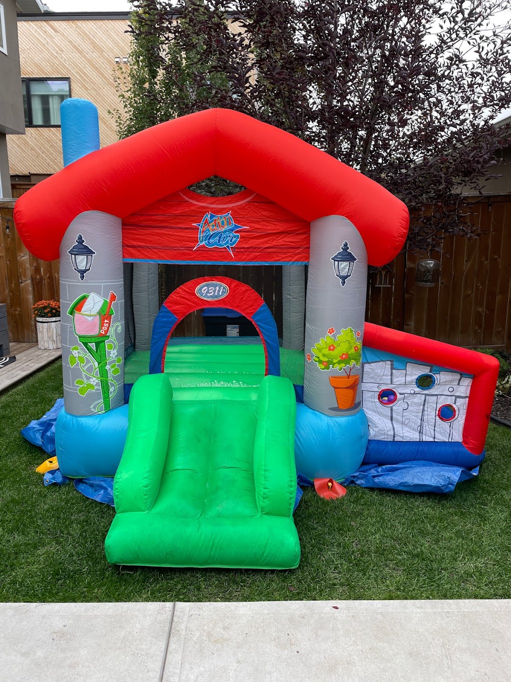 Airdrie Bouncy Castles | 393 Sagewood Dr SW, Airdrie, AB T4B 3N3, Canada | Phone: (587) 578-7161