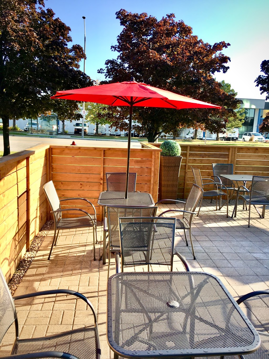 Fifth Avenue Eatery and Coffee House | 2700 Matheson Blvd E, Mississauga, ON L4W 5M2, Canada | Phone: (905) 602-1001