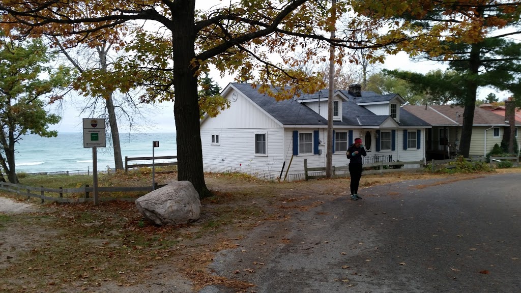 Sunport Beach Resort & Motel | 24 Tiny Beaches Rd S, Tiny, ON L0L 2J0, Canada | Phone: (705) 361-1617