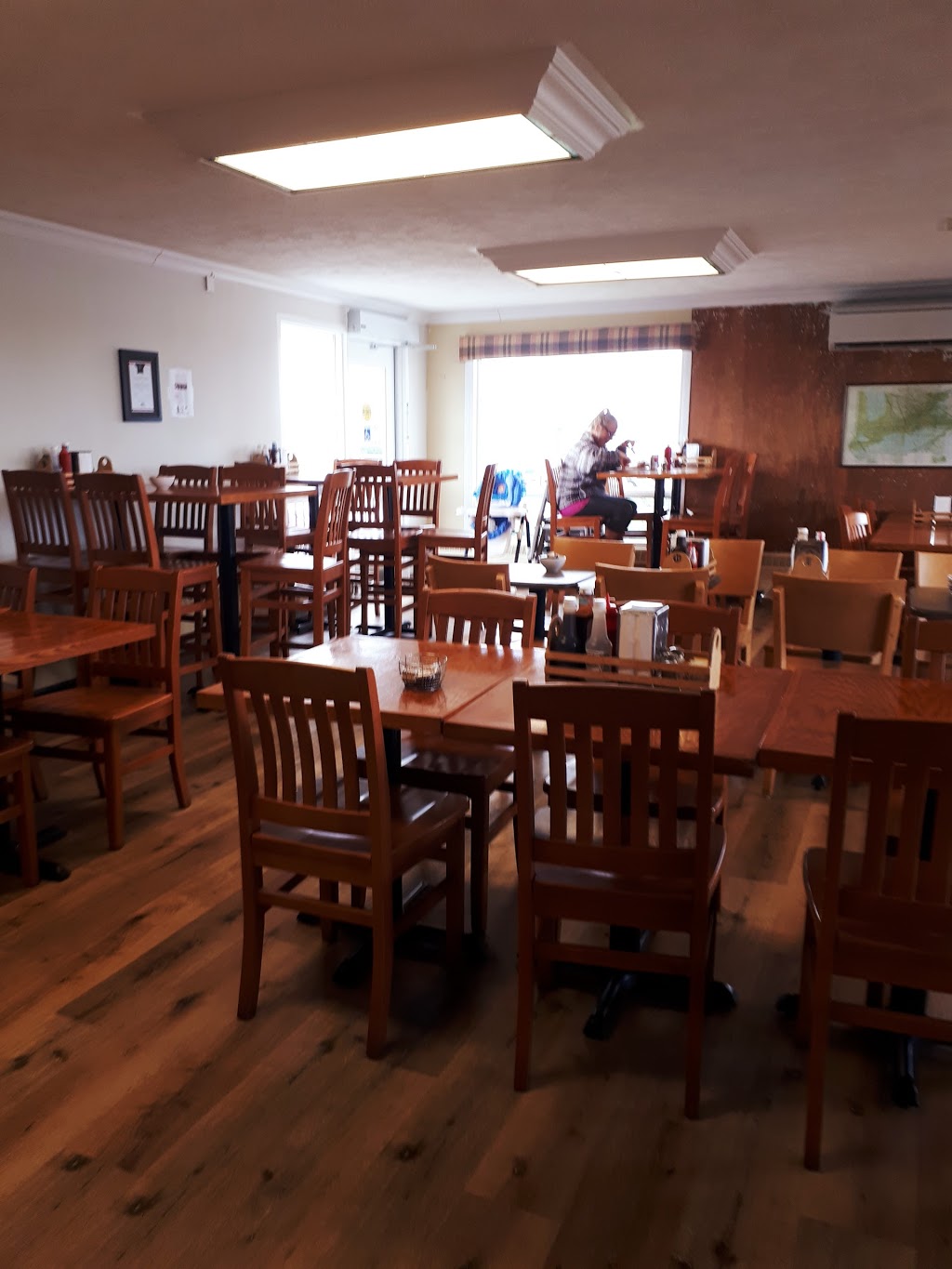 Skyway Cafe And Catering | 110 Aviation Ave, Brantford, ON N3T 5L7, Canada | Phone: (519) 759-7779
