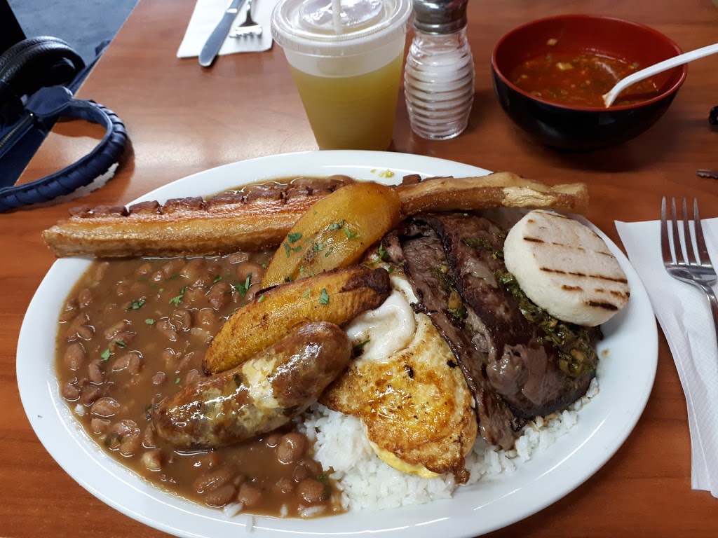 Las Delicias | 59 A Dundas St W, Mississauga, ON L5B 1H7, Canada | Phone: (905) 232-0060