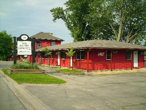 The Waters Edge Inn | 149 Queen St, Campbellford, ON K0L 1L0, Canada | Phone: (705) 653-4470