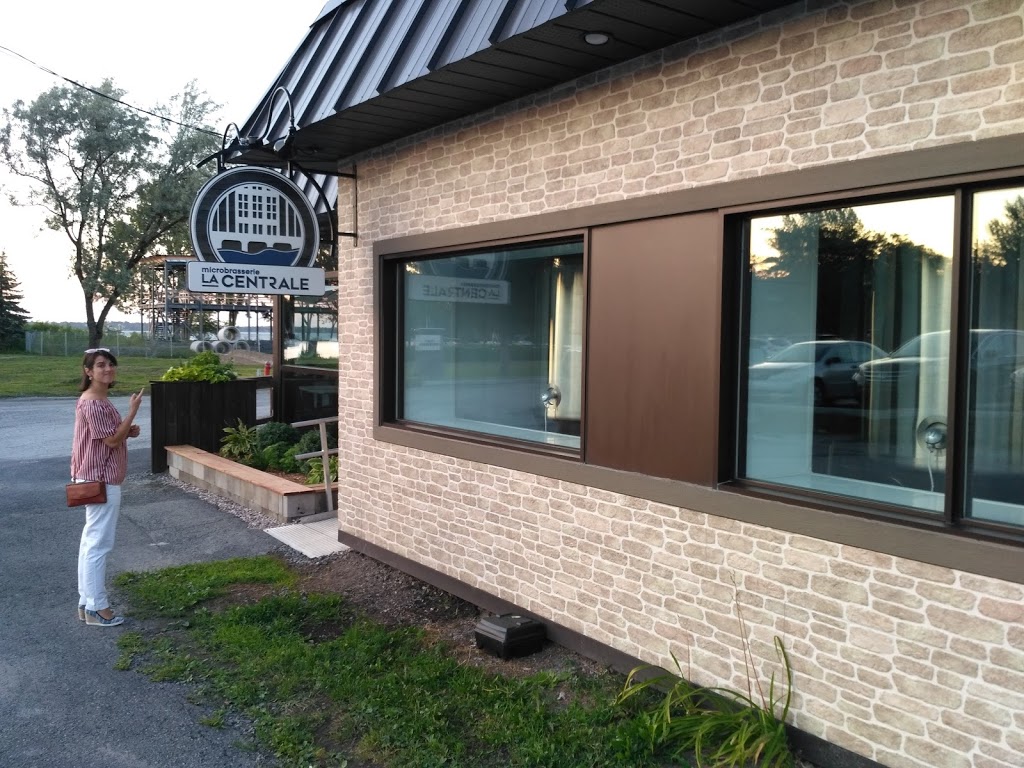 Microbrasserie La Centrale | 2 Rue Richardson, Beauharnois, QC J6N 2T1, Canada | Phone: (450) 395-0953