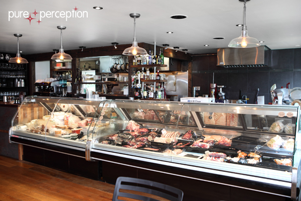 Boucherie & Restaurant Les Têtes de Cochon | 15 Rue Maurice Aveline, Sainte-Adèle, QC J8B 2M8, Canada | Phone: (450) 745-4047