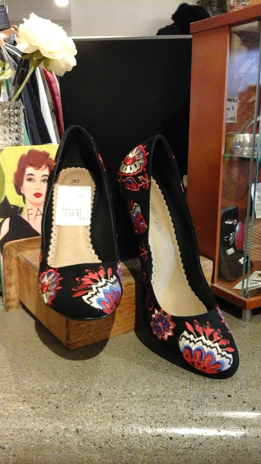 Bohemia Consignment | 111 Rainbow Rd, Salt Spring Island, BC V8K 2V5, Canada | Phone: (250) 537-8866