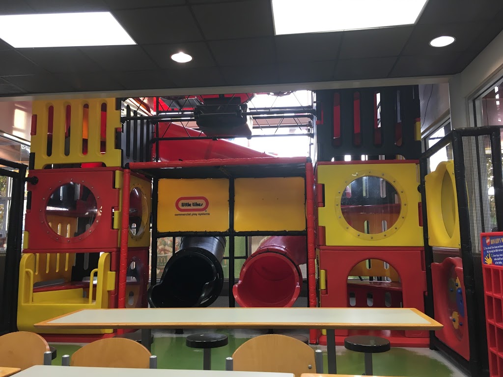McDonalds | 19780 Fraser Hwy, Langley City, BC V3A 4C9, Canada | Phone: (604) 514-1820
