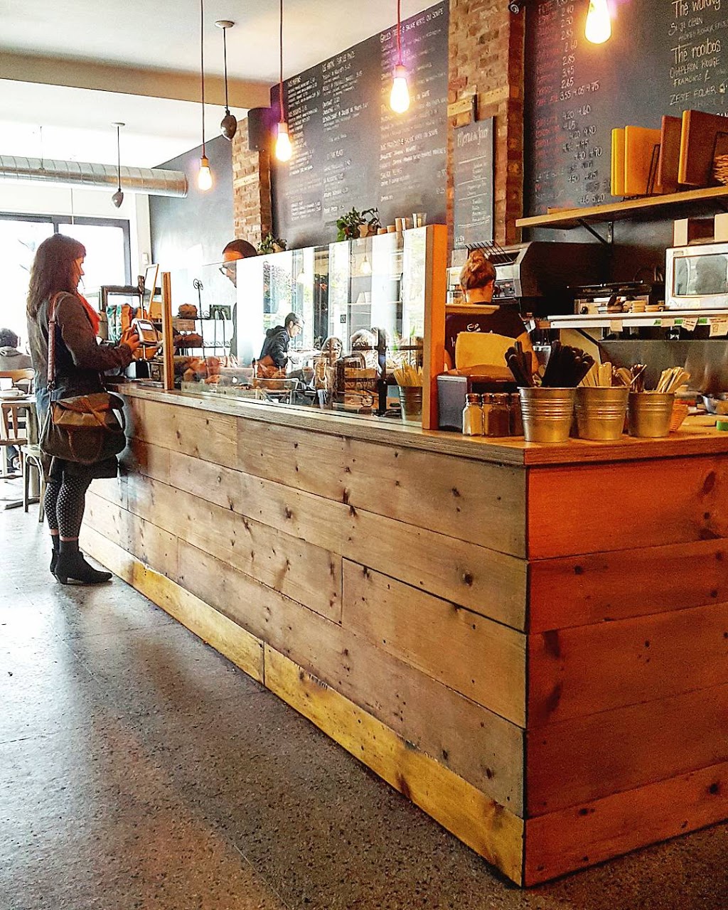 Hoche Café | 4299 Rue Ontario E, Montréal, QC H1V 1K4, Canada | Phone: (514) 419-7997
