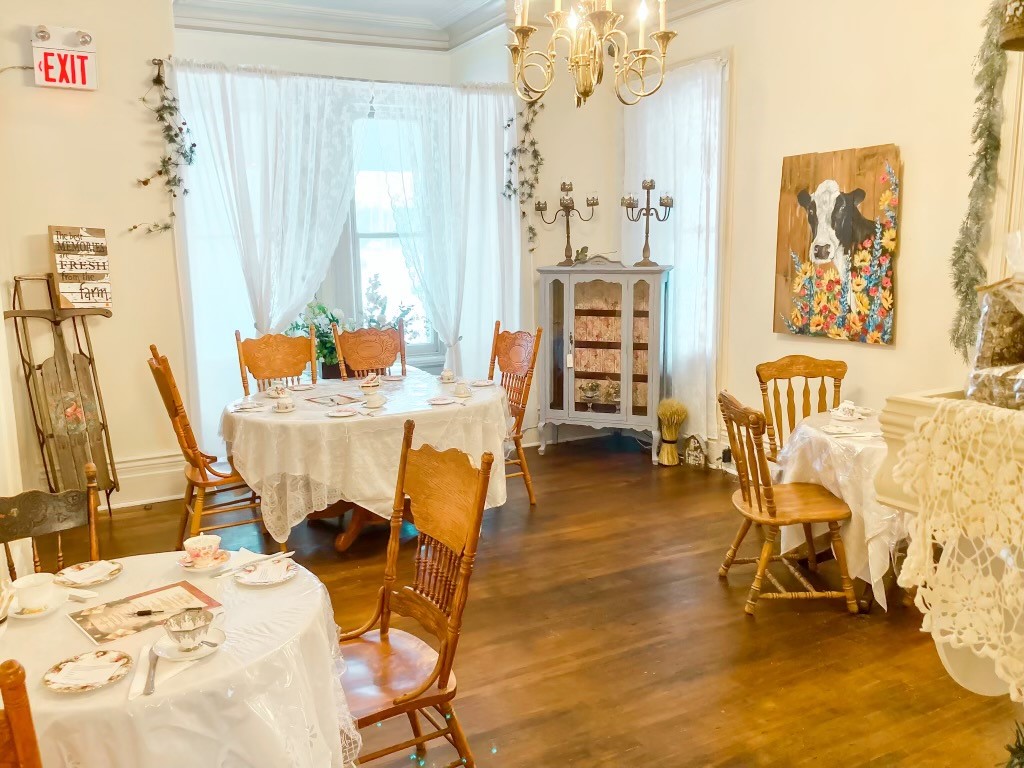The Lovely Teahouse | 2449 ON-11, Oro Station, ON L0L 2E0, Canada | Phone: (705) 333-3277