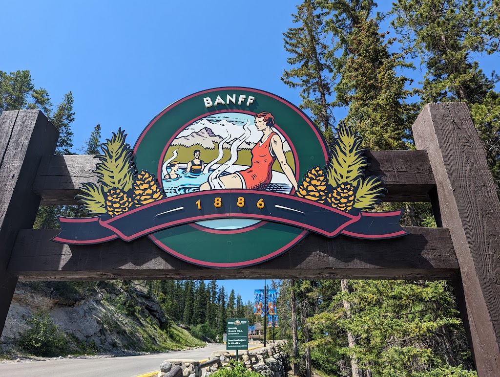 Banff Upper Hot Springs Cafe Inc | 1 Mountain Ave, Banff, AB T1L 1K2, Canada | Phone: (403) 760-3344