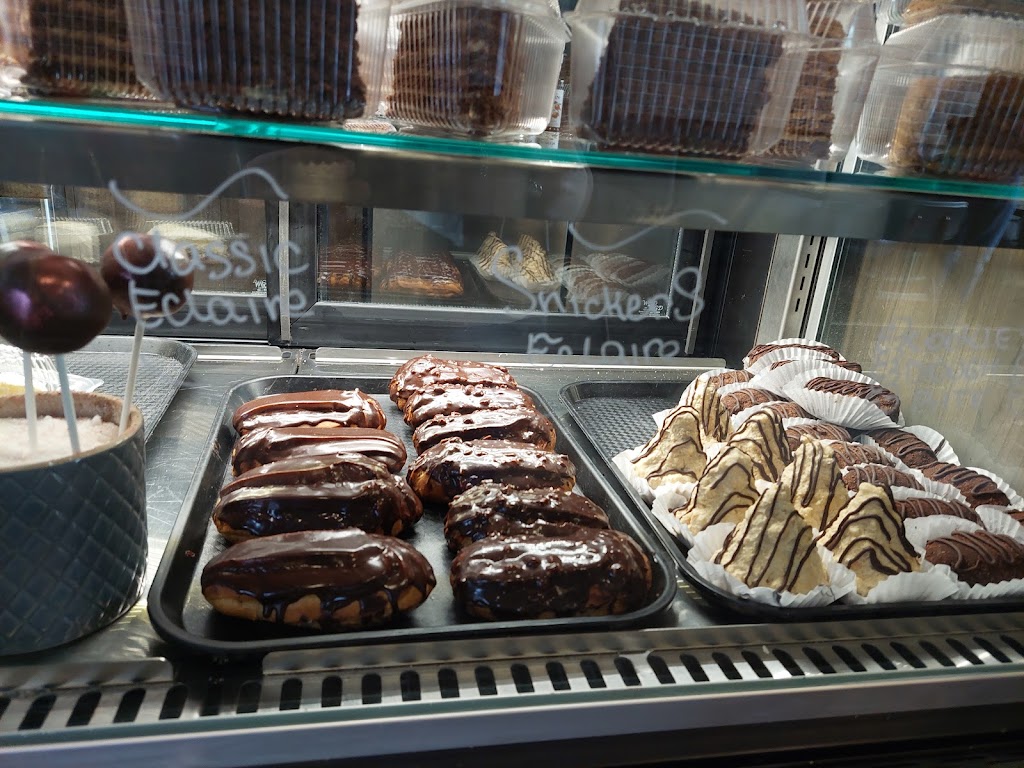 Malina Ukrainian Bakery | 629 Cameron Heights Dr NW, Edmonton, AB T6M 0L9, Canada | Phone: (780) 818-1967