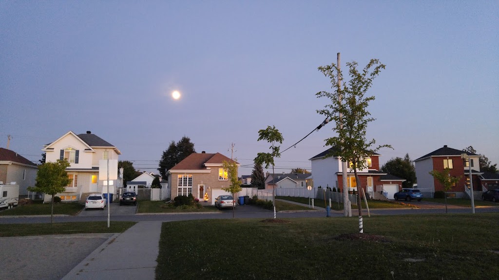 Siffleurs Park | 2291 Rue des Siffleurs, Vaudreuil-Dorion, QC J7V 9M9, Canada | Phone: (450) 455-3371