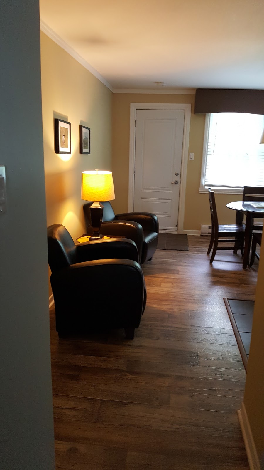 Studiotel Bromont | 229 Boulevard de Bromont, Bromont, QC J2L 2K9, Canada | Phone: (450) 534-9999