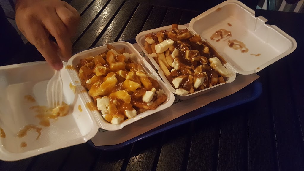 Roi De La Patate | 155 Rue Sainte Anne, Saint-Alexis-des-Monts, QC J0K 1V0, Canada | Phone: (819) 265-3175
