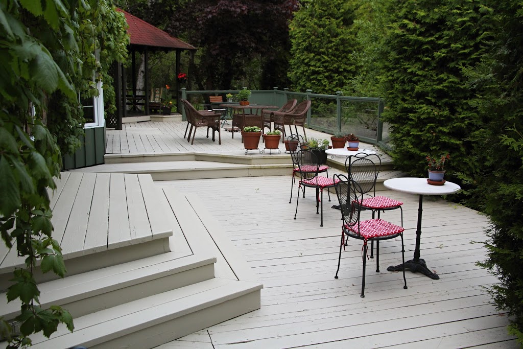 Domaine Charlevoix | 36 Rue de la Corniche, Baie-Saint-Paul, QC G3Z 0J5, Canada | Phone: (418) 435-8989