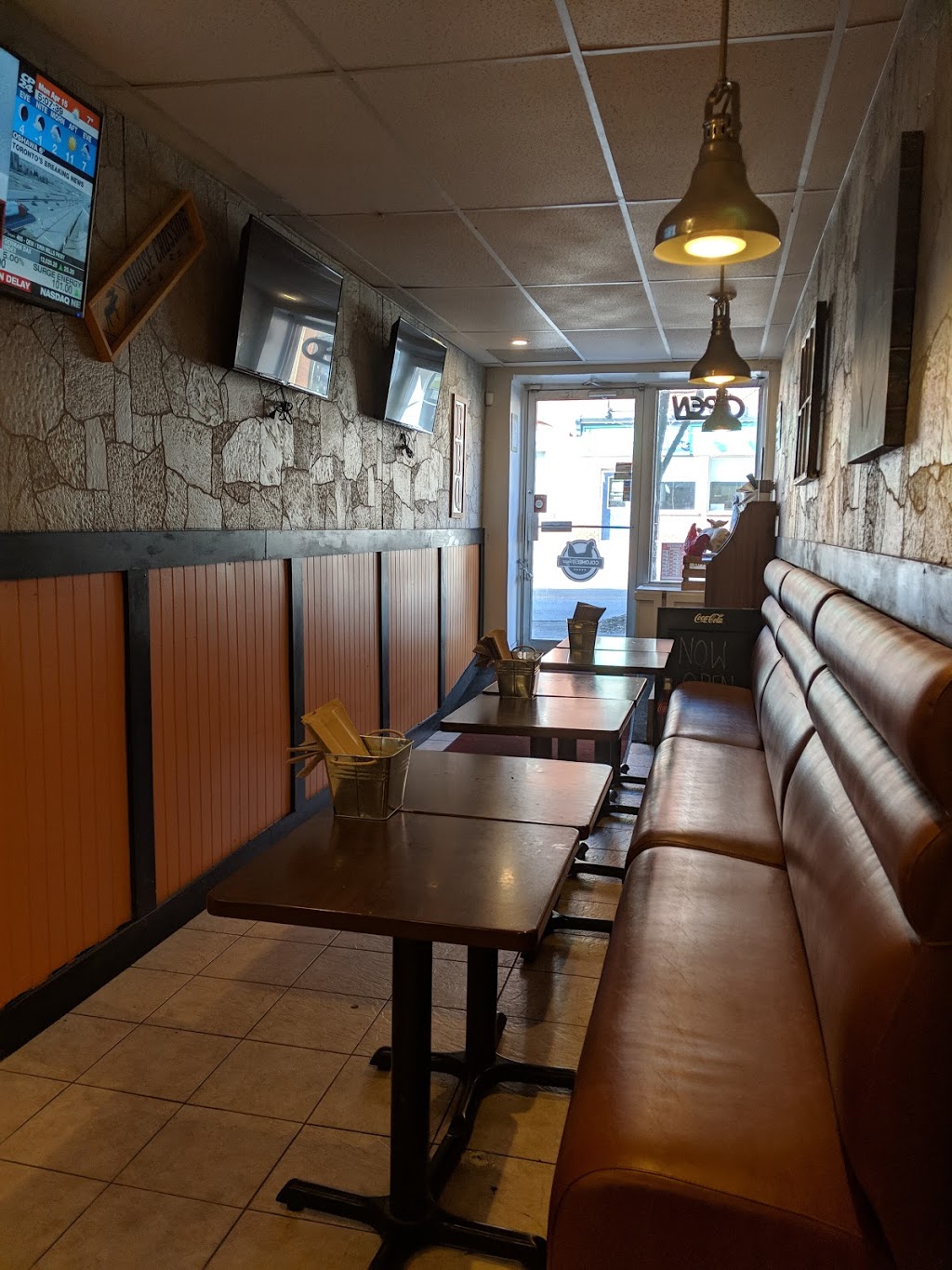 Colonel Wings Inc. | 69 King St W, Bowmanville, ON L1C 1R2, Canada | Phone: (905) 697-2444