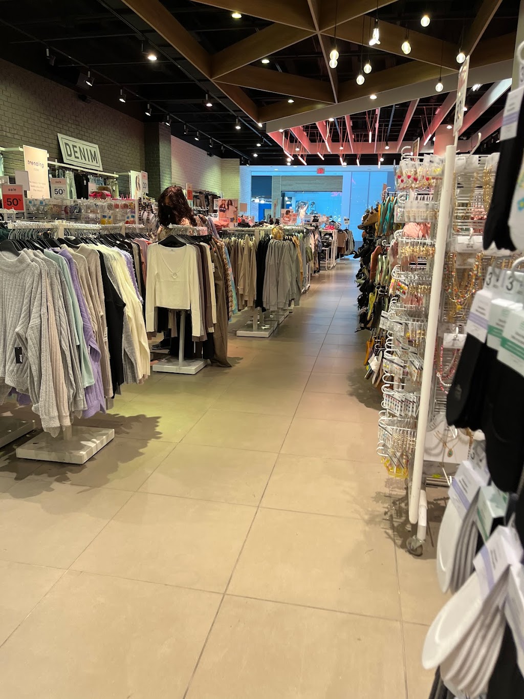 Ardene | 419 King St W #2005, Oshawa, ON L1J 2K5, Canada | Phone: (905) 448-5310