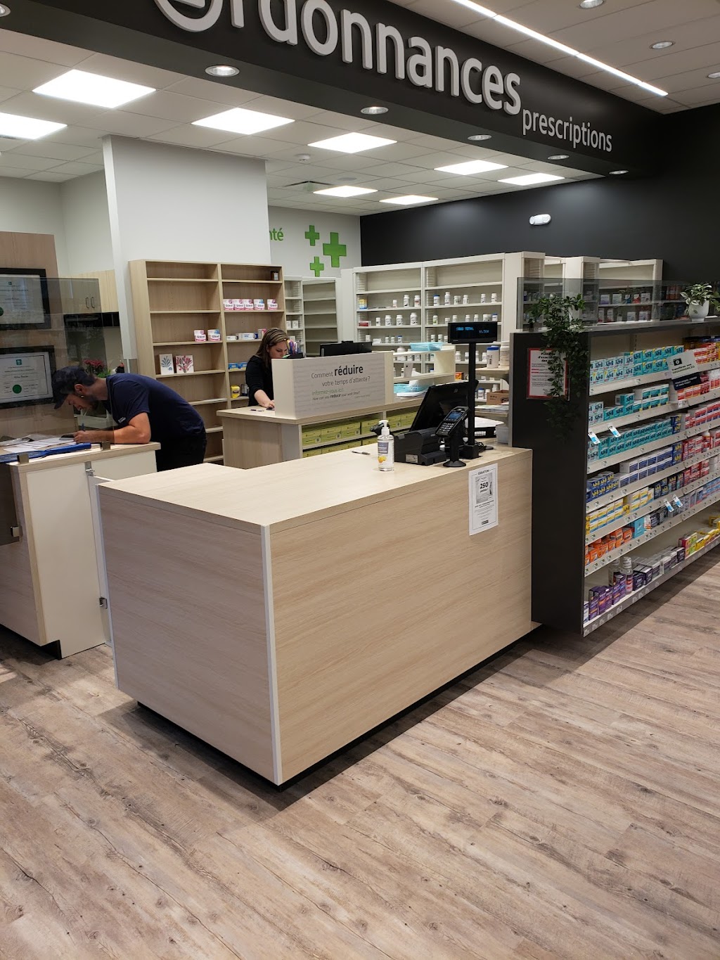 Familiprix Santé | 2240 Bd Valcartier, Saint-Gabriel-de-Valcartier, QC G0A 4S0, Canada | Phone: (418) 404-0544