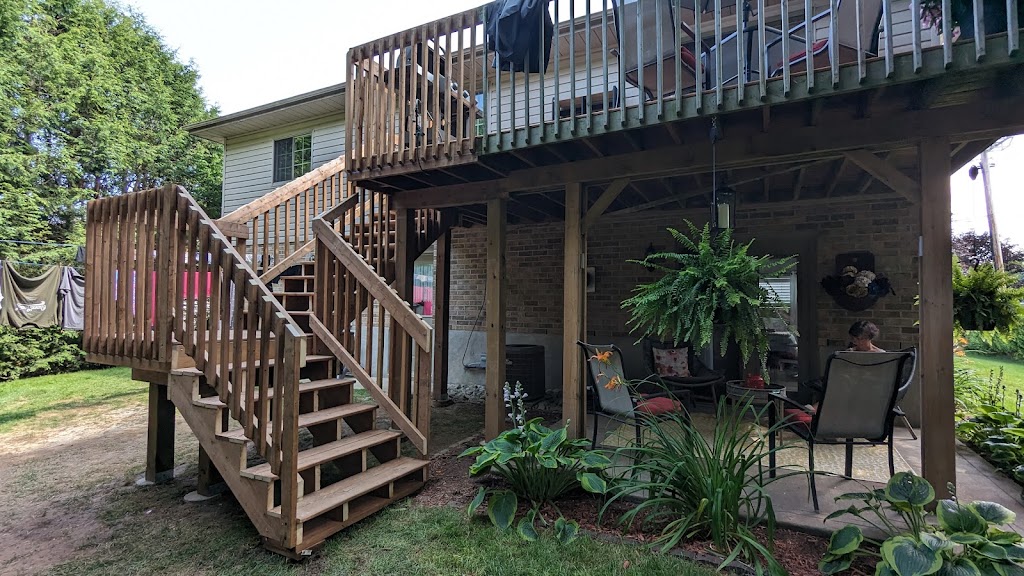 Russell Fencing and Decks | 875 27th St W, Owen Sound, ON N4K 6V5, Canada | Phone: (519) 387-8659
