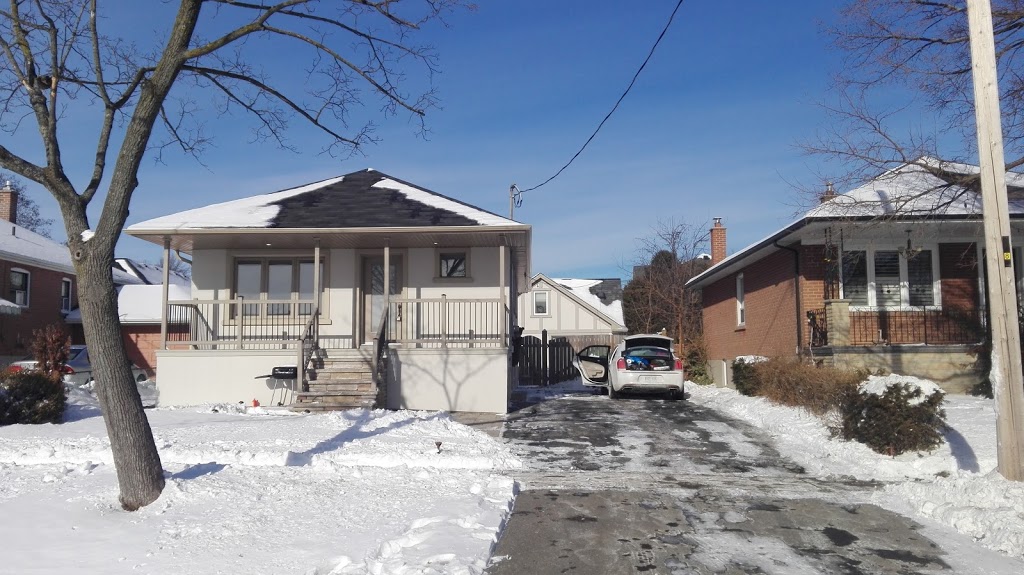 Queensway Park | 8 Avon Park Dr, Etobicoke, ON M8Z 3X4, Canada
