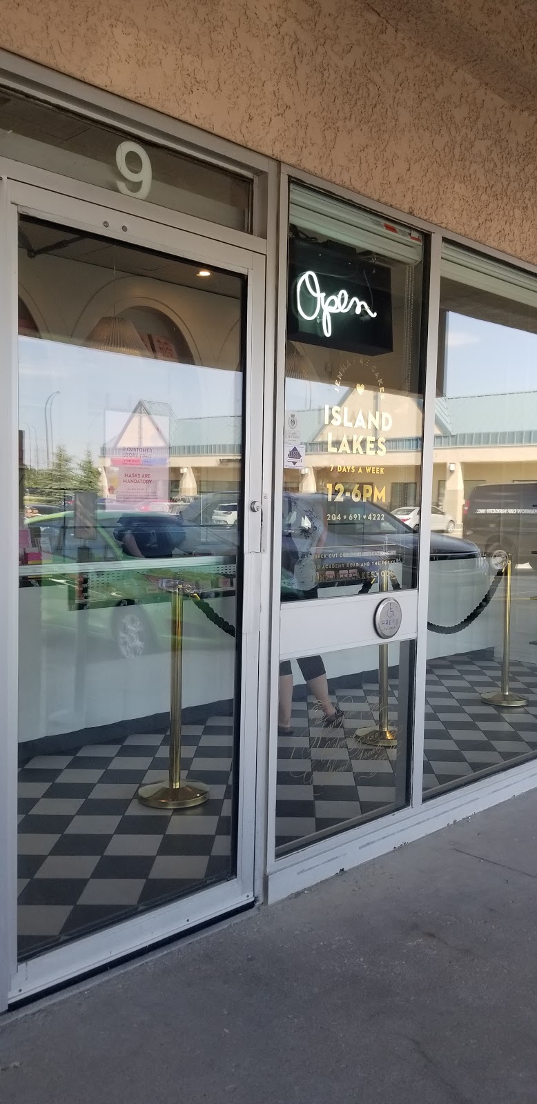 Jenna Rae Cakes | 20 Island Shore Blvd #9A, Winnipeg, MB R3X 1M2, Canada | Phone: (204) 691-4222