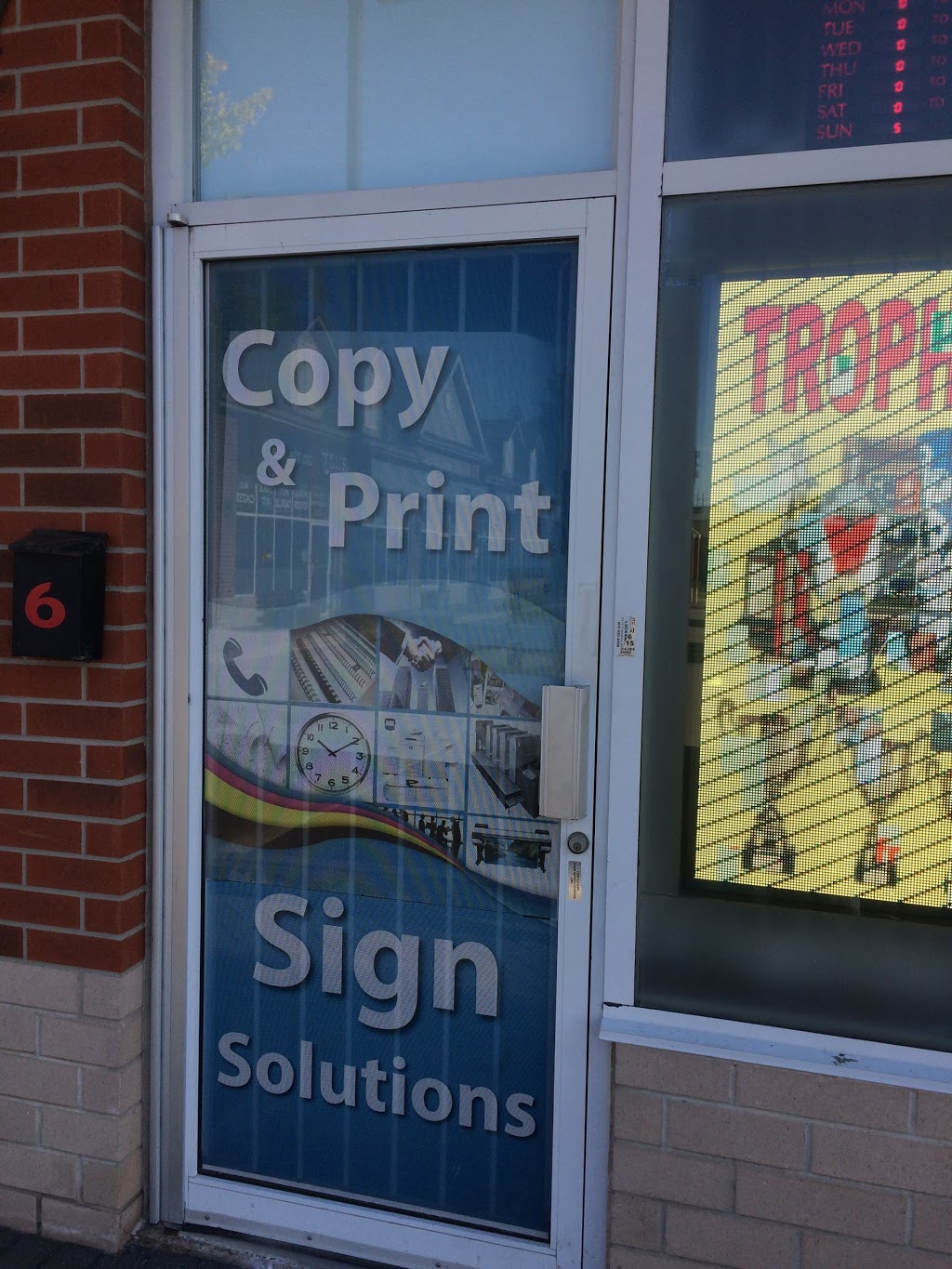 Queen Printing Center | 117 Queen St S Unit 6, Mississauga, ON L5M 6B5, Canada | Phone: (905) 567-4900