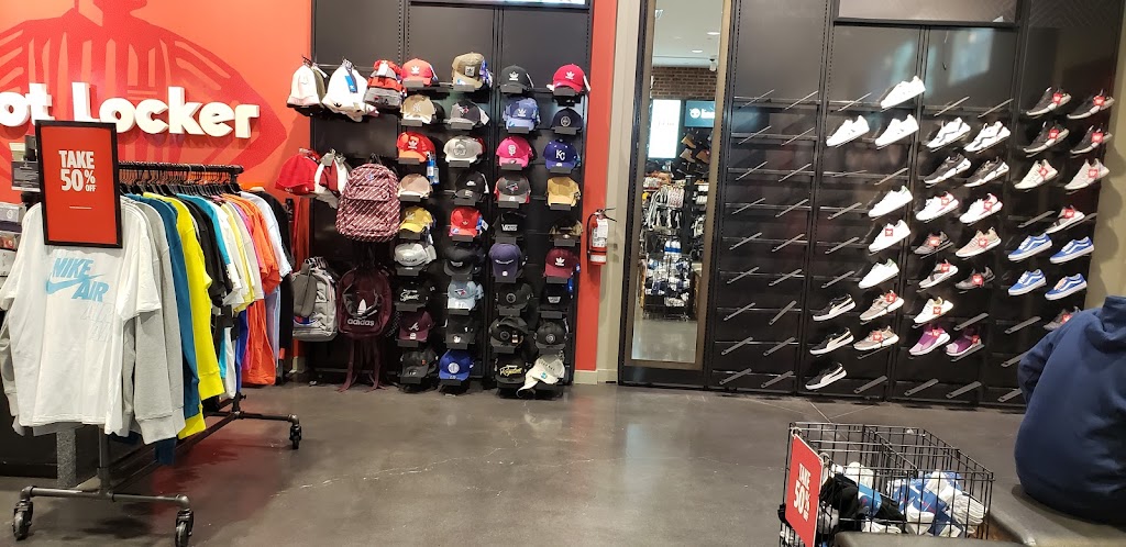 Foot Locker | 5000 Canoe Pass Wy Unit 614, Tsawwassen, BC V4M 0B3, Canada | Phone: (604) 948-3167