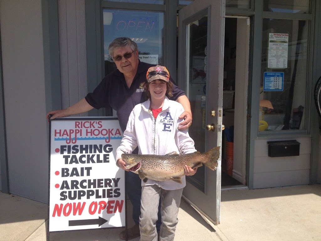 Ricks Happi Hooka Guns & Tackle | 275 First St, Collingwood, ON L9Y 1A8, Canada | Phone: (705) 293-1919