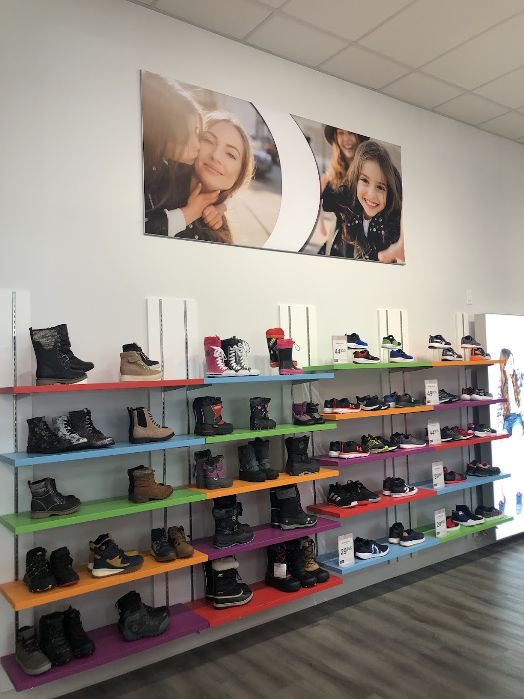 Chaussures Pop | 625 1re Rue Poiré, La Pocatière, QC G0R 1Z0, Canada | Phone: (418) 856-1366