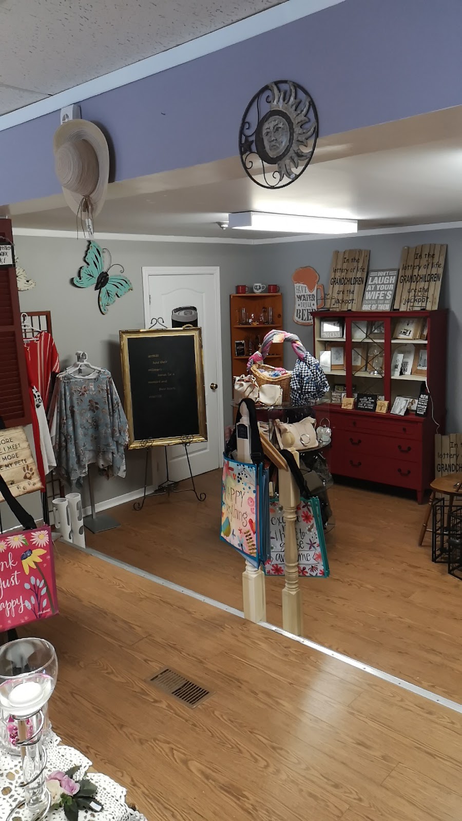 Ilan Treasures | 6 Beckwith St S, Smiths Falls, ON K7A 2A8, Canada | Phone: (613) 284-7701