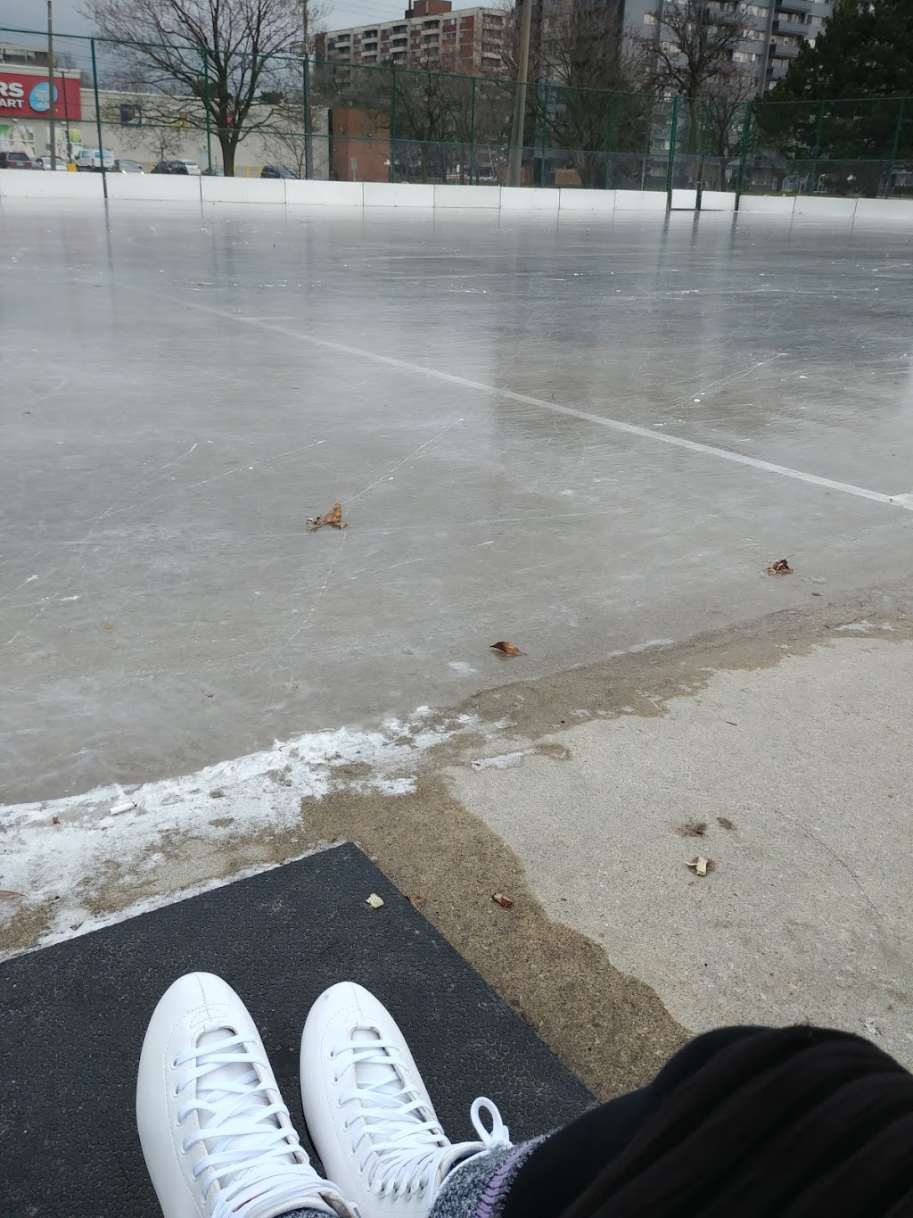 Westgrove Rink | 15 Redgrave Dr, Etobicoke, ON M9R 3T9, Canada