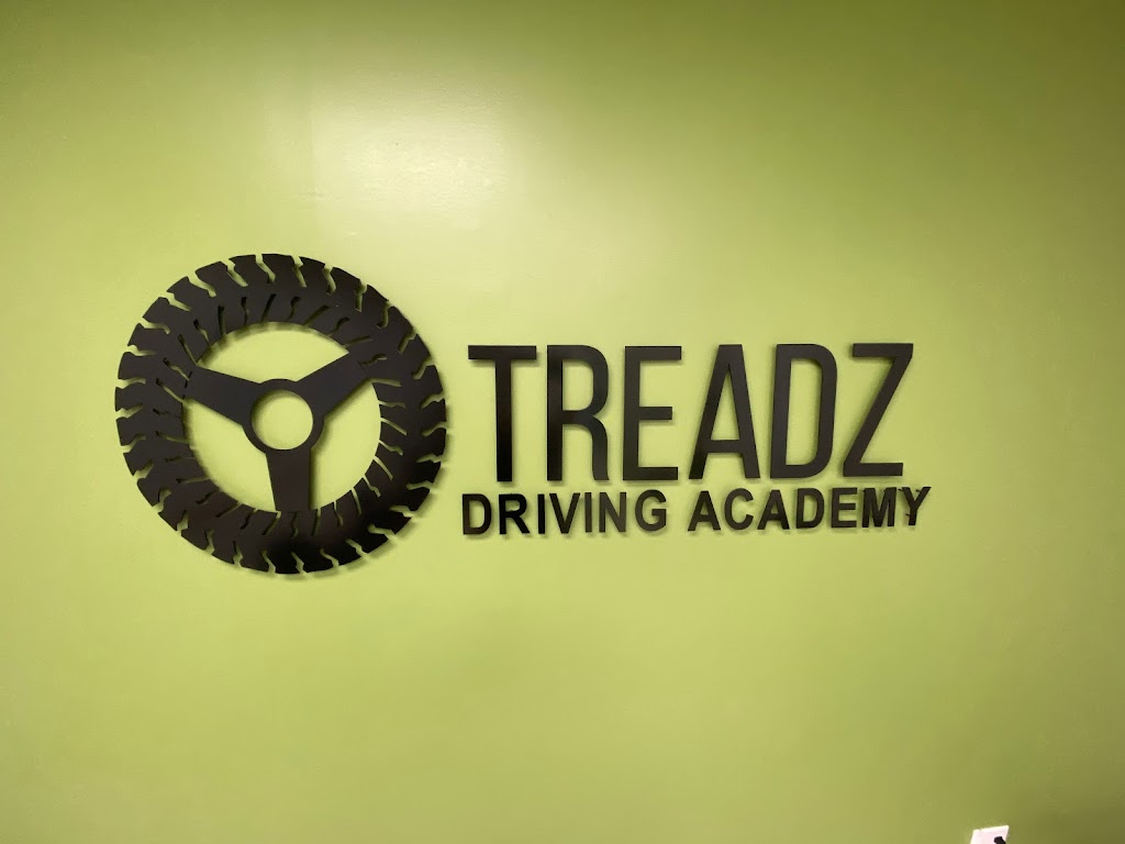 Treadz Driving Academy | 1120 Victoria St N, Kitchener, ON N2B 3T2, Canada | Phone: (519) 778-2780