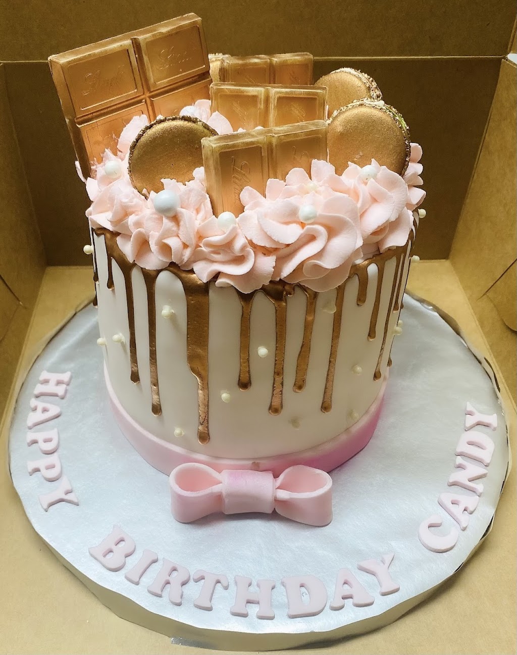 The Cake Tree | 1183 Falconridge Dr NE, Calgary, AB T3J 1A3, Canada | Phone: (403) 835-2241