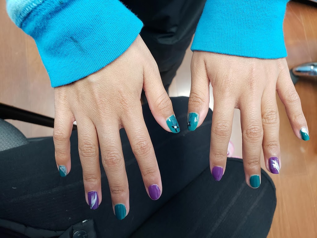 Hair Alive Beauty Salon | 205 Glen Park Dr, Gloucester, ON K1B 5B8, Canada | Phone: (613) 824-1172
