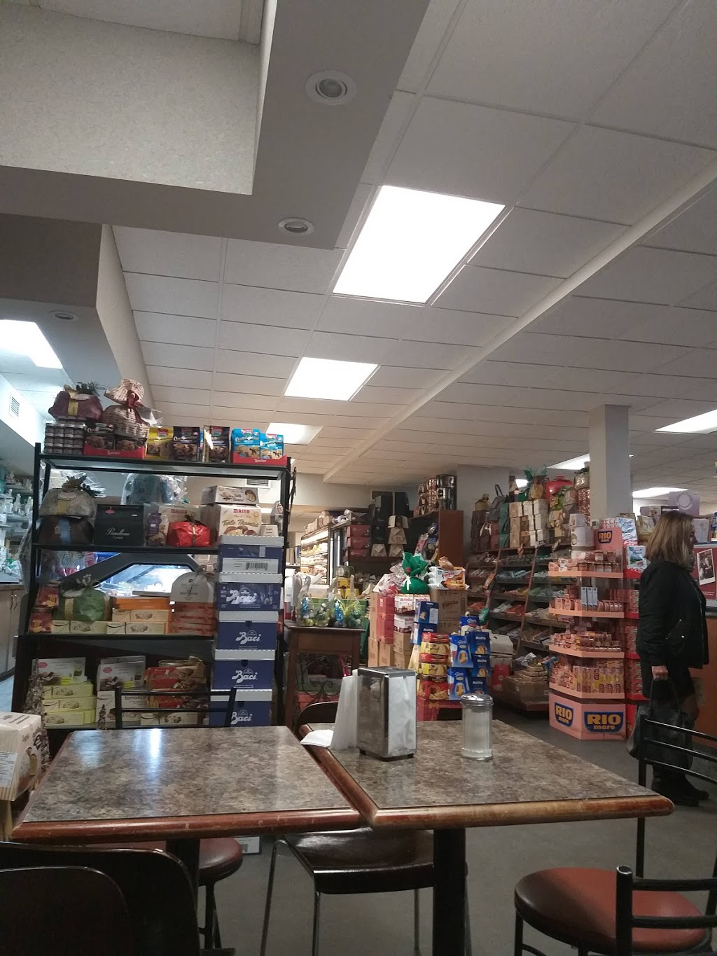 Rustic Bakery | 318 Rustic Rd, North York, ON M6L 1W5, Canada | Phone: (416) 245-1919