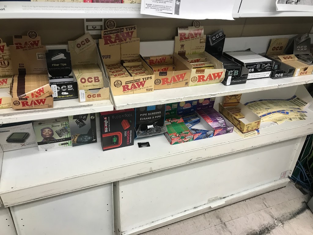 Moes Convenience | 1665 Cyrville Rd, Gloucester, ON K1B 3L7, Canada | Phone: (613) 748-5535