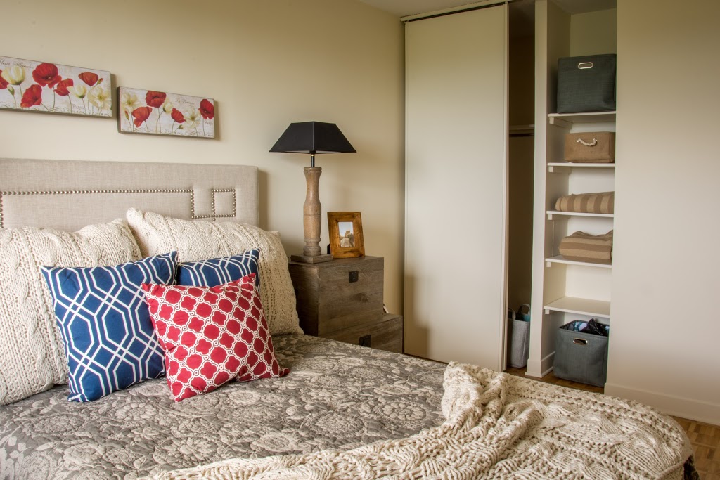 Castle Hill | 1000 Castle Hill Crescent, Ottawa, ON K2C 3L7, Canada | Phone: (613) 691-6524
