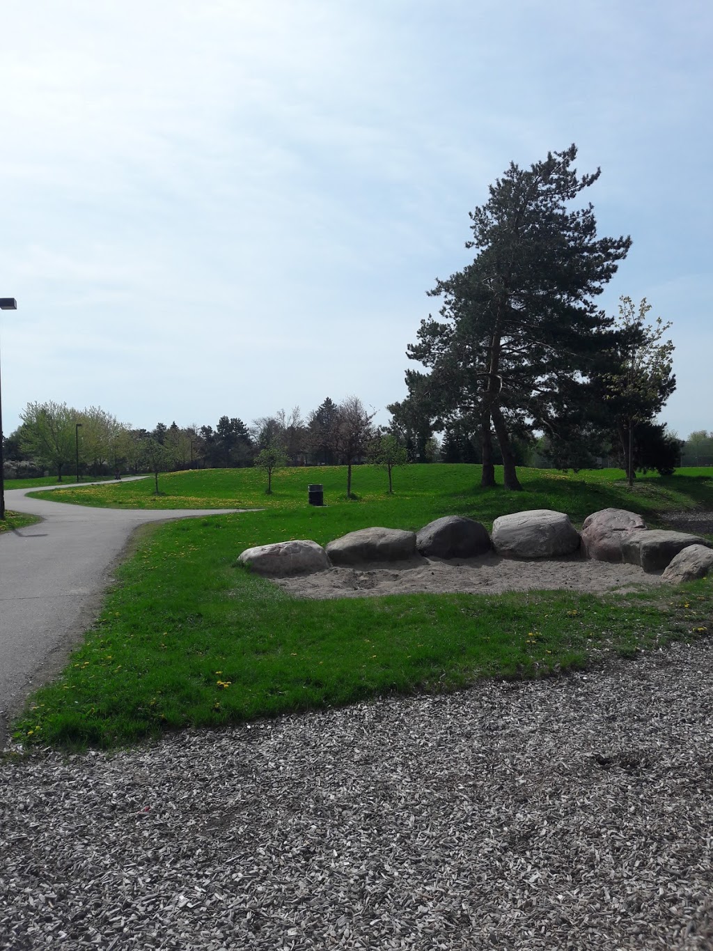Meadow Green | Streetsville, Mississauga, ON L5N, Canada | Phone: (905) 273-3344
