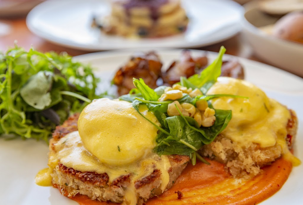 Alpina Restaurant at Villa Eyrie Resort | 600 Ebedora Ln, Malahat, BC V0R 2L0, Canada | Phone: (250) 856-0188