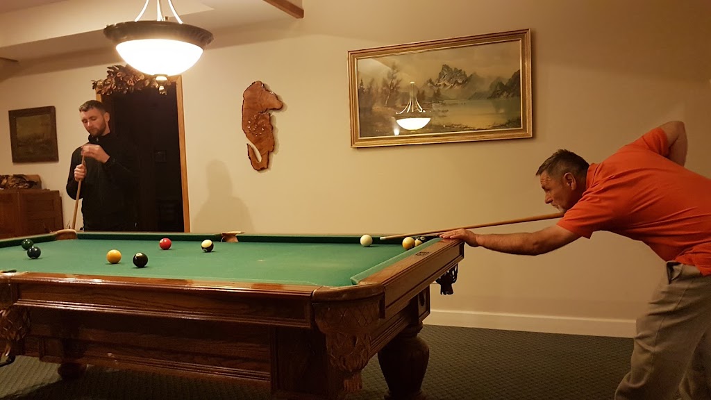 Cedar Wood Lodge Bed & Breakfast Inn & Conference Center | 5895 River Rd, Port Alberni, BC V9Y 6Z5, Canada | Phone: (250) 724-6800