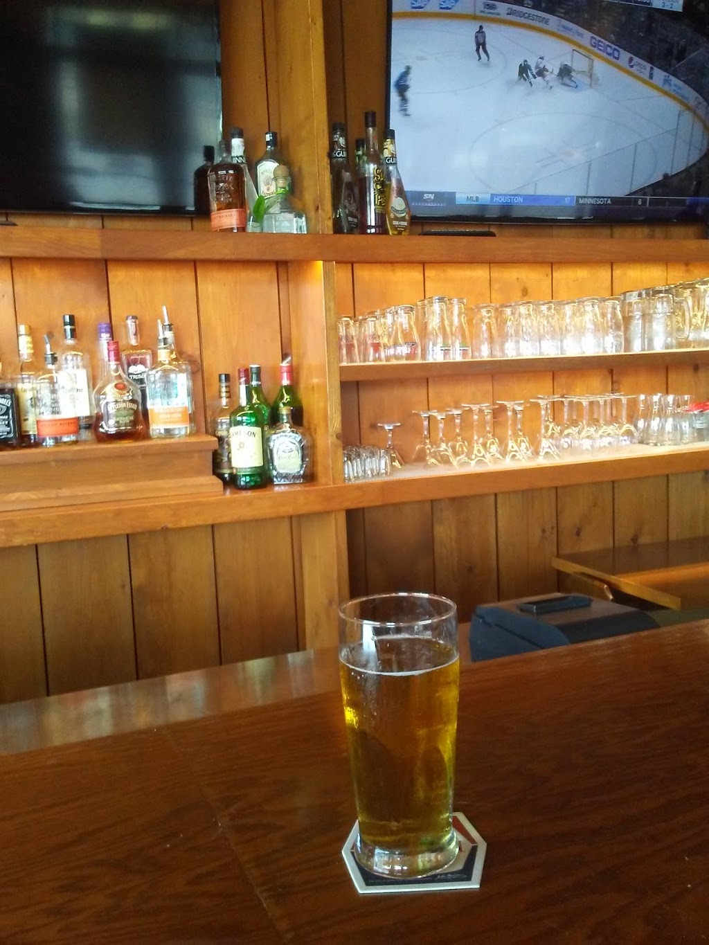 Wild Wing | 714 Lakeshore Rd E 1 & 6, Mississauga, ON L5G 1J6, Canada | Phone: (905) 278-1500