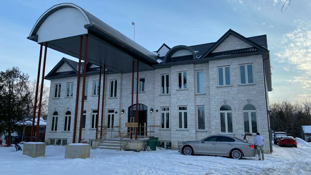 Burlington Paints | 51 Elwin Rd, Brampton, ON L6X 0E4, Canada | Phone: (416) 848-3460