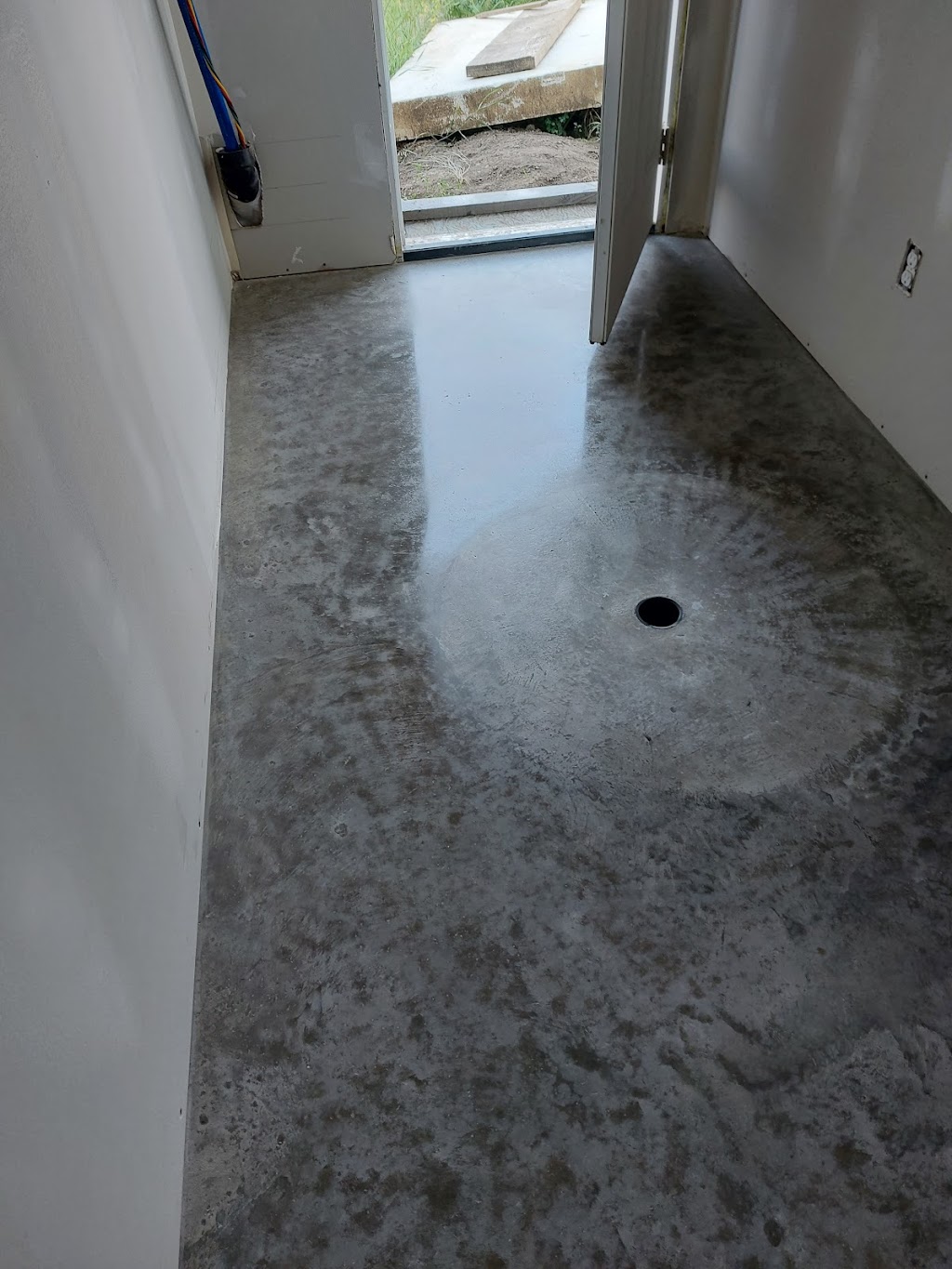 Floorbrite | 3838 45 St, Red Deer, AB T4N 1J6, Canada | Phone: (403) 392-7847