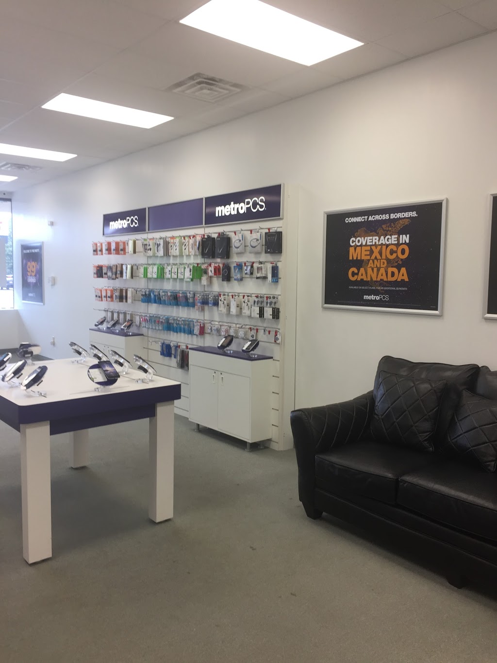 Metro by T-Mobile | 2305 Delaware Ave, Buffalo, NY 14216, USA | Phone: (716) 877-8500