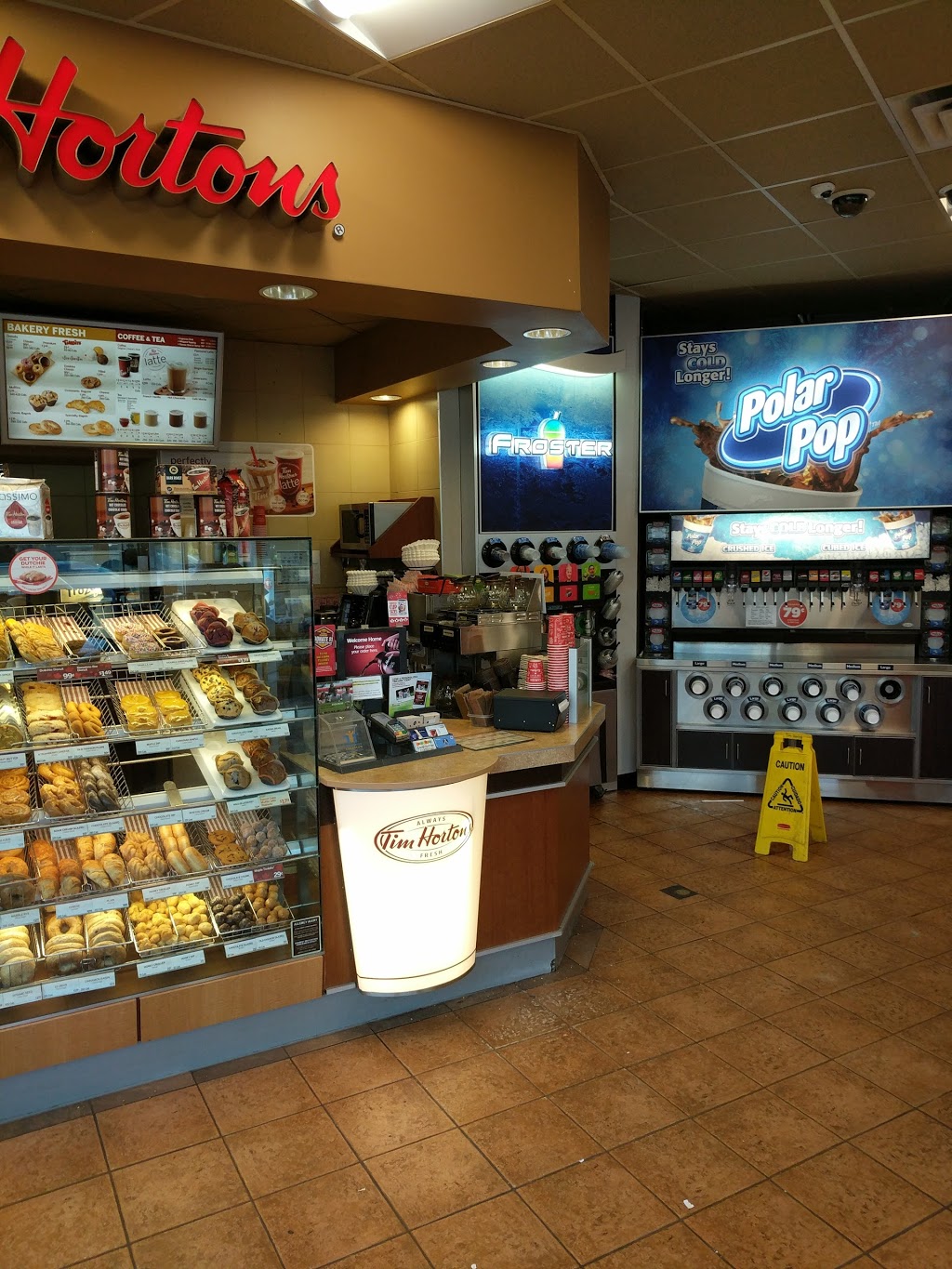 Tim Hortons | 381 Mt Pleasant Rd, Toronto, ON M4S 2L5, Canada | Phone: (416) 481-6464