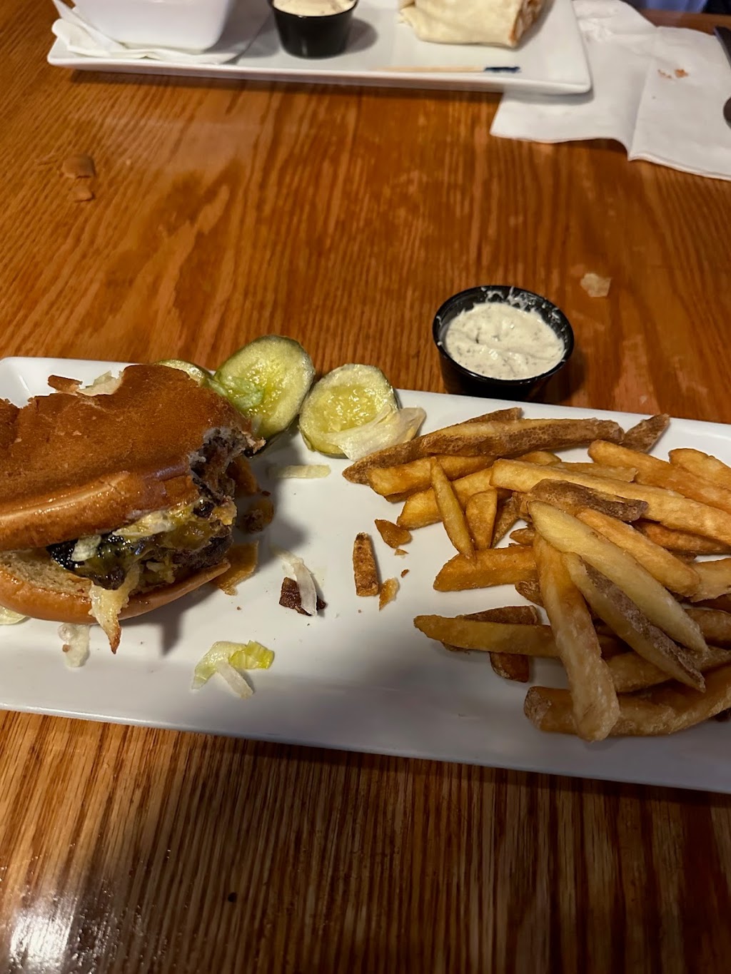 St. Thomas Roadhouse Bar and Grill | 837 Talbot St, St Thomas, ON N5P 1E4, Canada | Phone: (519) 637-2220